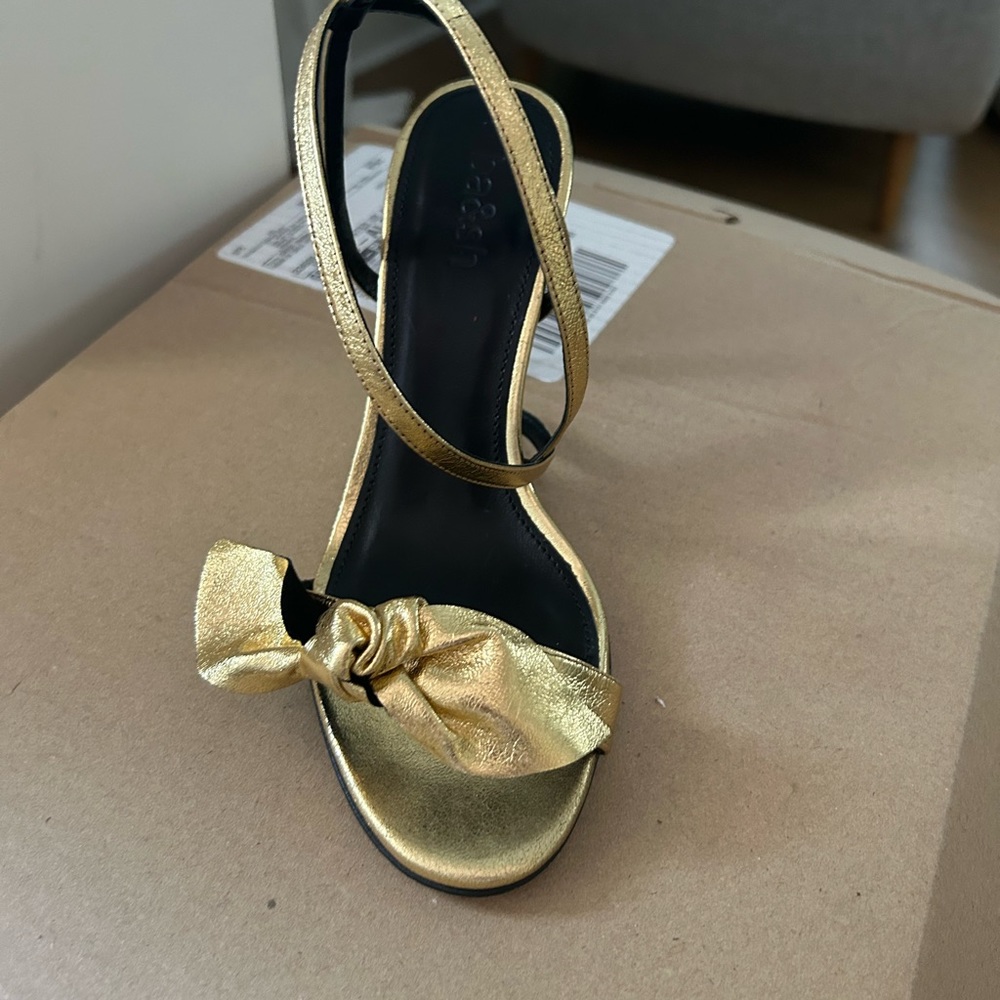 SANDALS MCARMINE
DORE
taille-36